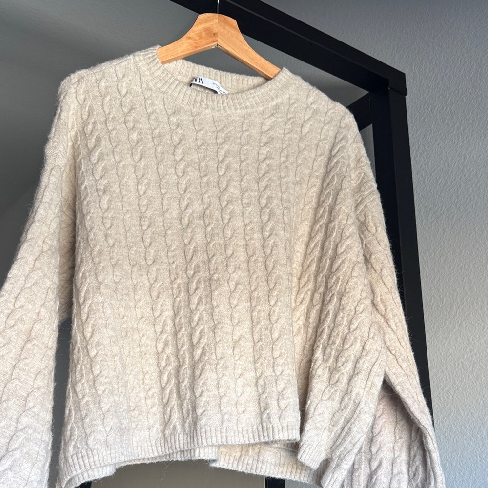 Zara Cozy Cream Cable Knit Sweater